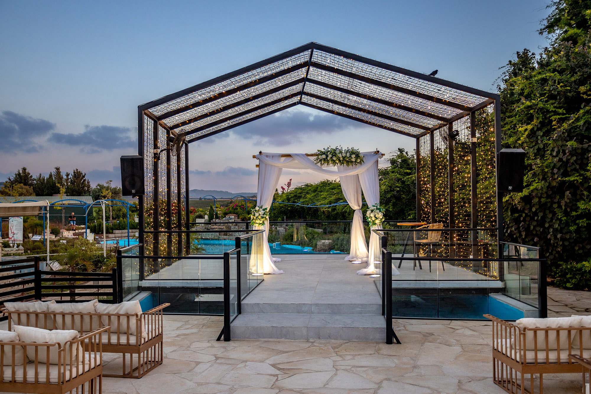 אטורה אולם וגן אירועים במיני ישראל לטרון